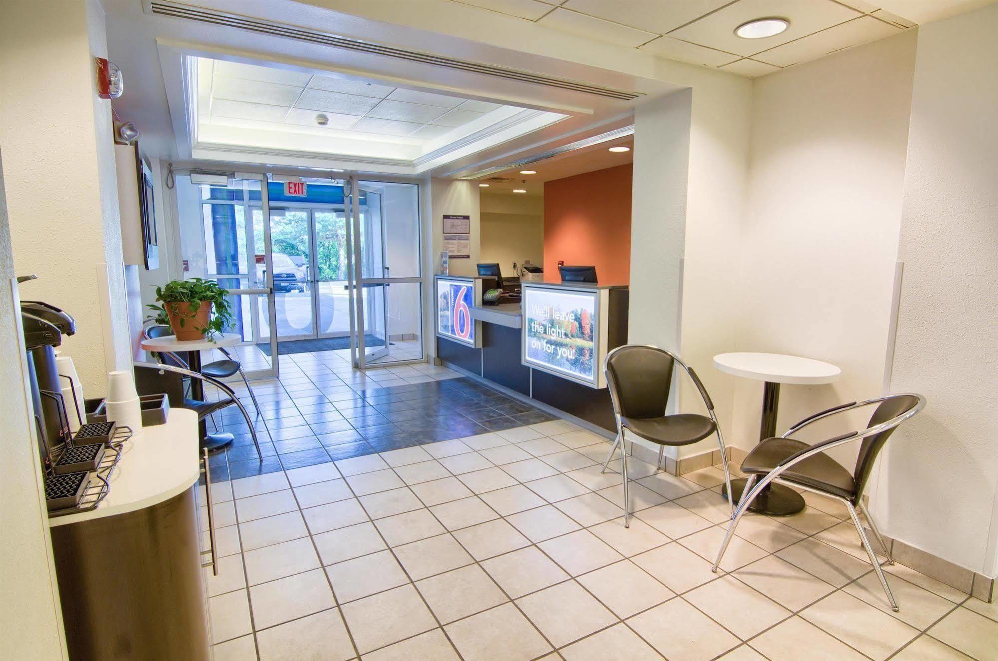 Motel 6-Portsmouth, Nh Экстерьер фото